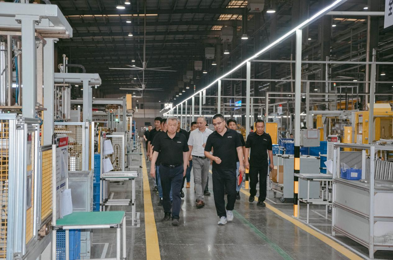 銀輪股份董事長徐小敏一行蒞臨山東銀輪視察指導(dǎo)工作